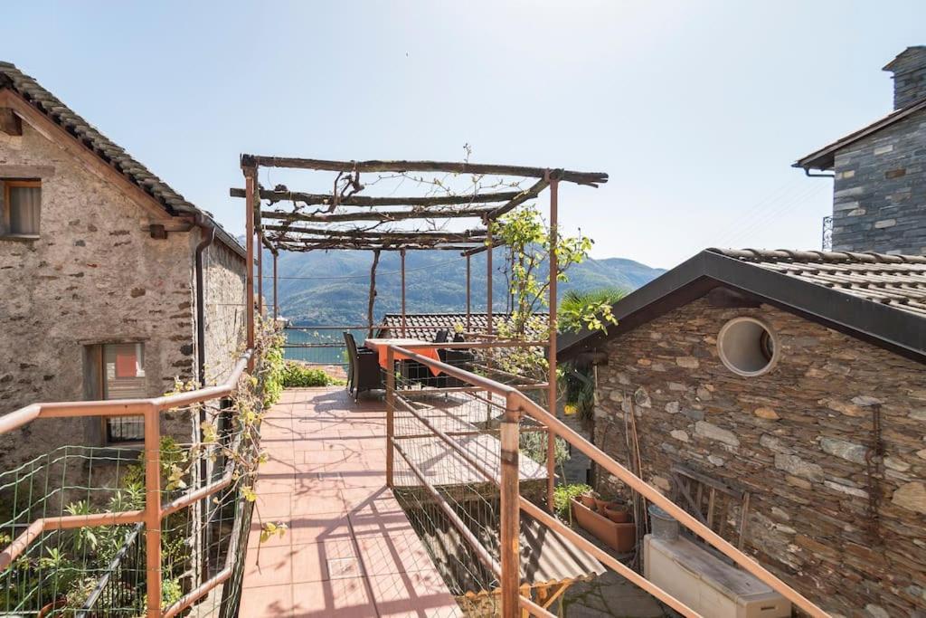 Relax And Enjoy The Breathtaking Views Brissago